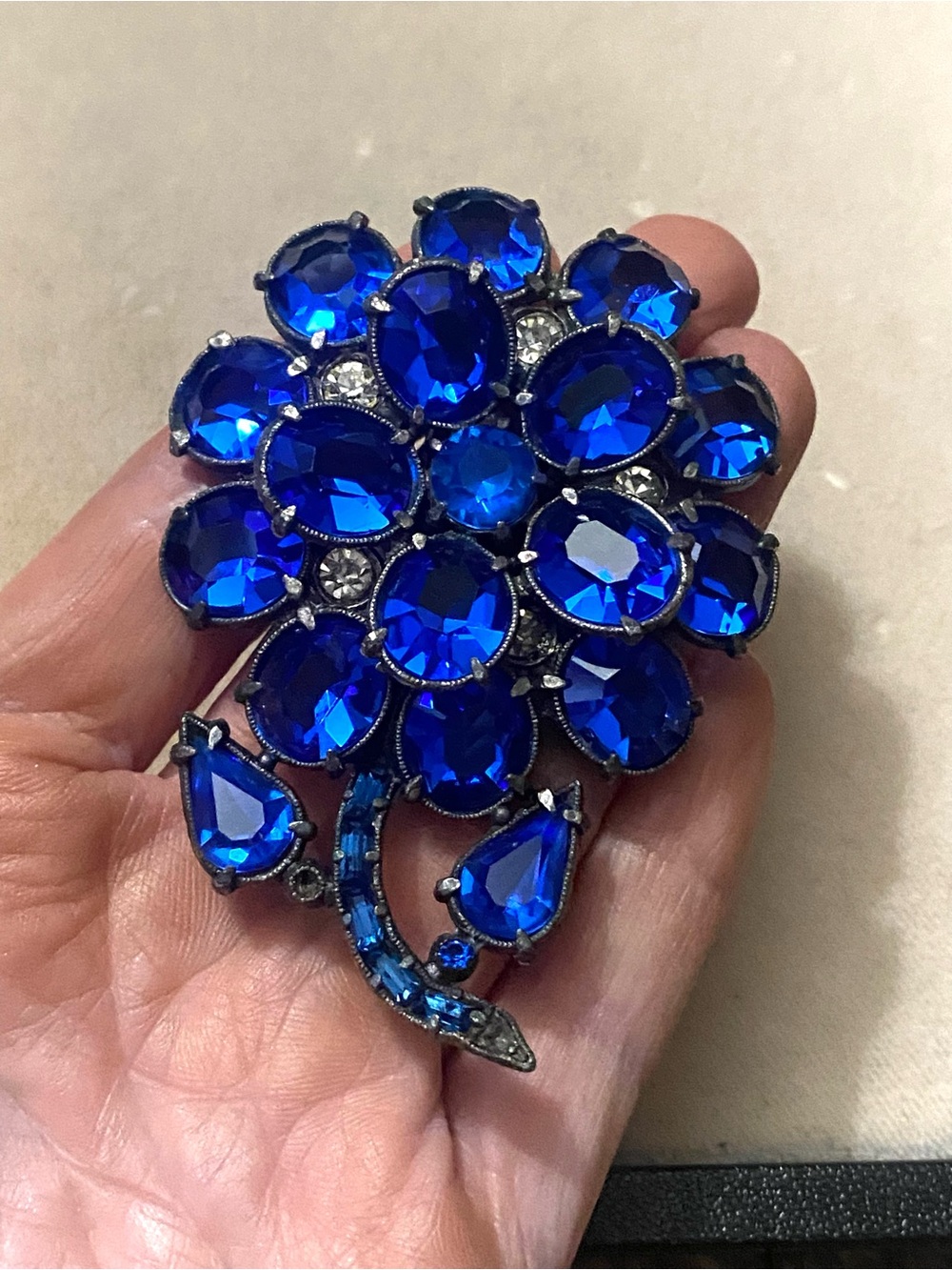 Vintage Fur Clip Blue Glass Rhinestone Flower 1940’s